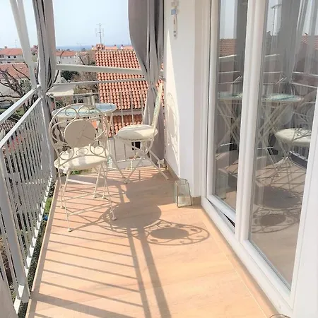 Apartment Lux - Sea View, Near The Beach And Center