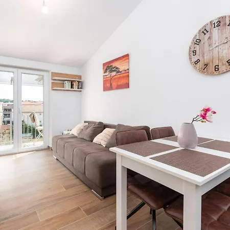Apartment Lux - Sea View, Near The Beach And Center Porec