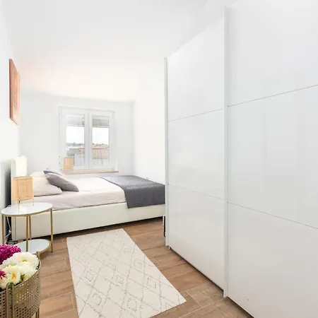 Apartment Lux - Sea View, Near The Beach And Center Apartment