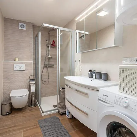 Apartment Lux - Sea View, Near The Beach And Center Porec